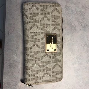 Michael Kors wallet